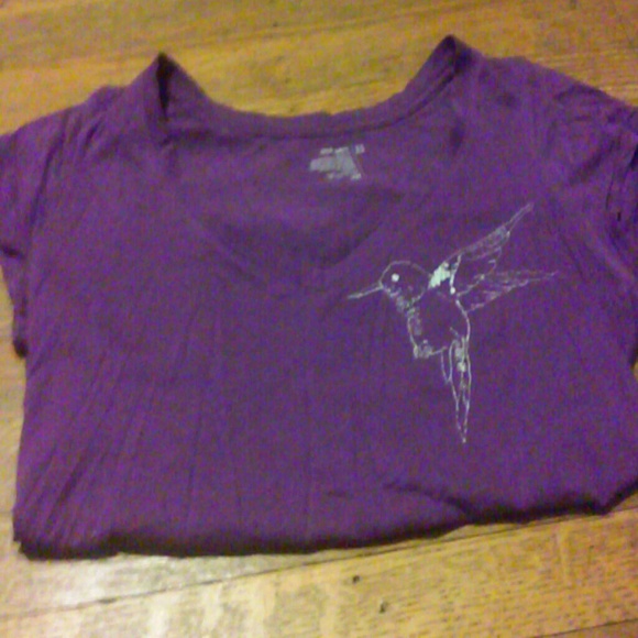 Purple v neck with white prink hummuning bird - Picture 1 of 1