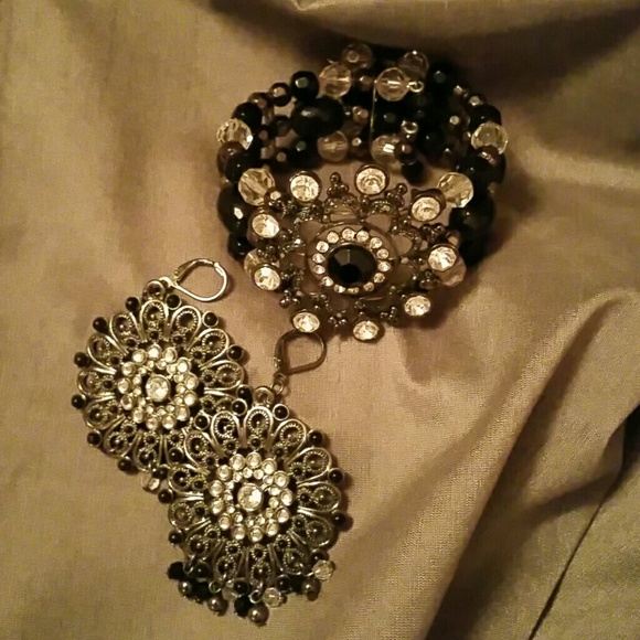 Bracelet and earrings