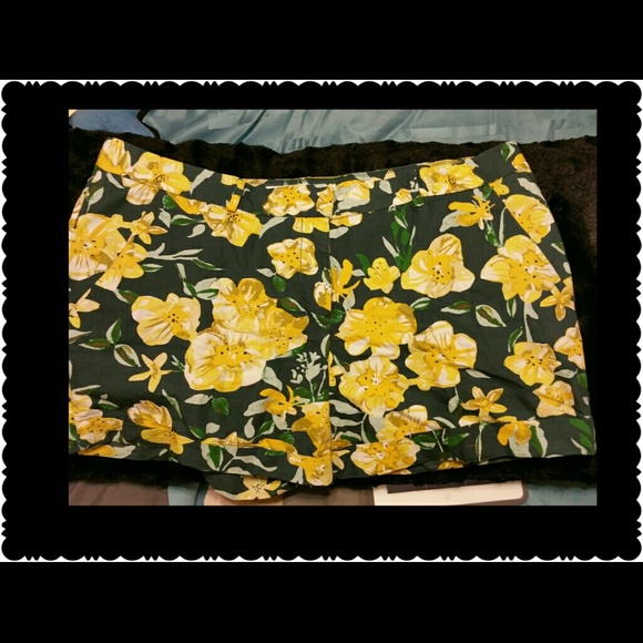 Shorts - Picture 1 of 3
