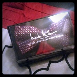 New Silk Pre tied bowtie and pocket square set