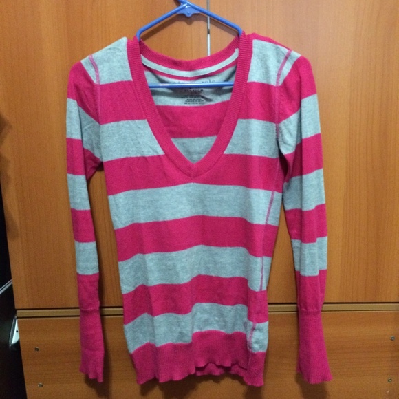 Cute Sweater in good condition😍