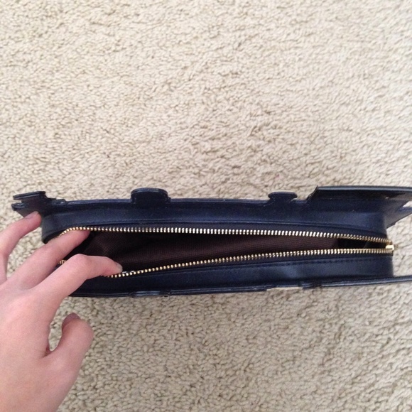 Kate Spade Train Clutch Bag - Picture 4 of 4