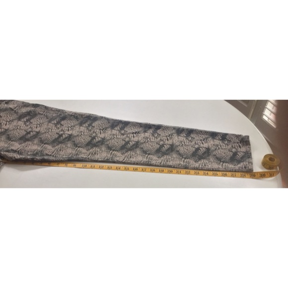 💙Bundled💙 Diamond back jeans - Picture 4 of 4