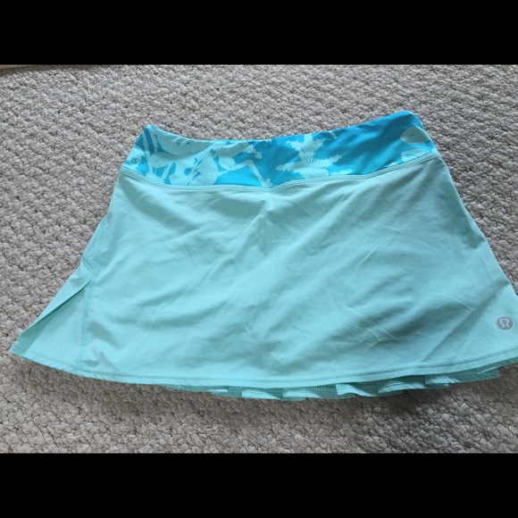 Lululemon running/tennis skorts