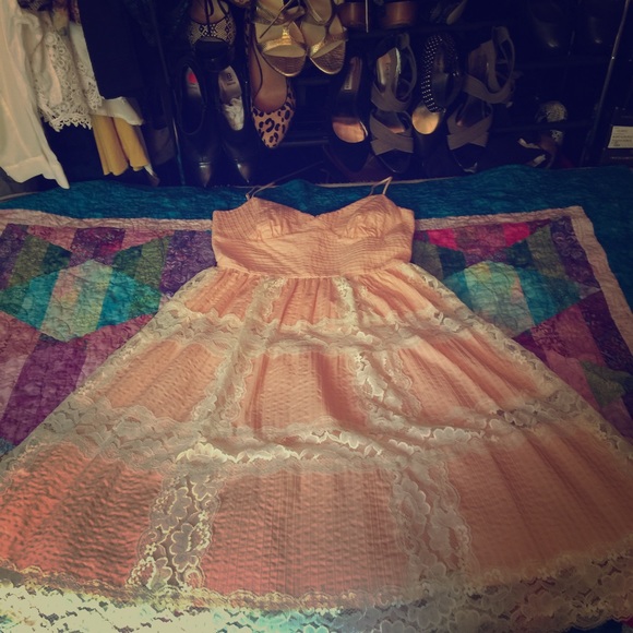 Betsey Johnson Dresses & Skirts - Betsey Johnson Peaches & Cream Lace Dress
