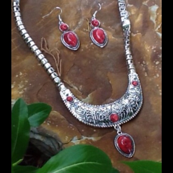 ❤FLASH SALE-️GORGEOUS Red Turquoise & Silver Set