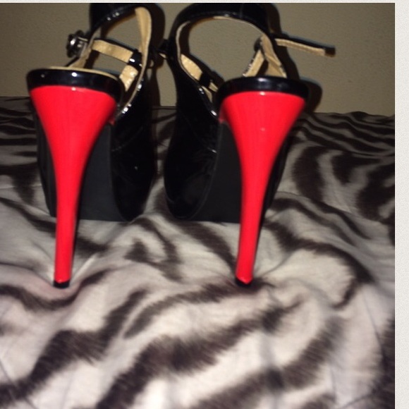 Heels - Picture 2 of 2