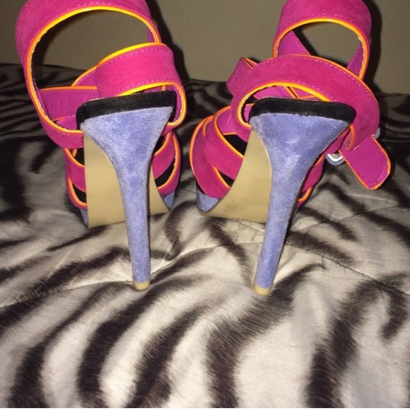Heels - Picture 2 of 2