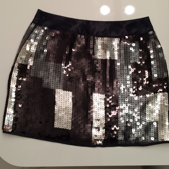 Sequin mini skirt! - Picture 2 of 3