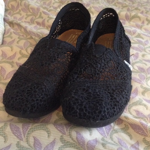 Black lace TOMS
