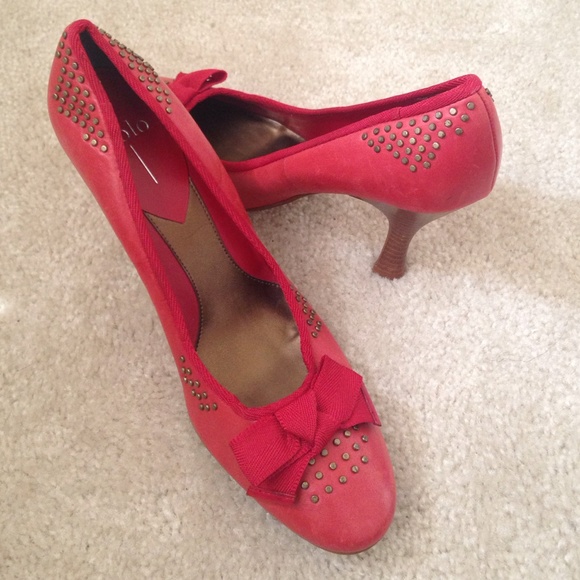 Linea Paola Red Leather Heels with Bowed Front - Picture 1 of 4