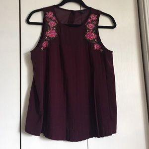 Anthropologie-inspired top with floral appliqué