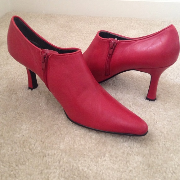 Moda Spana Red Heel with side Zipper