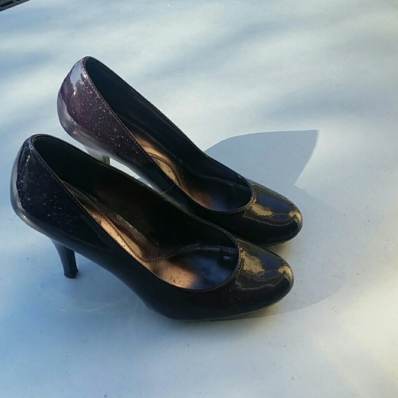 Beautiful purple pumps barely worn
