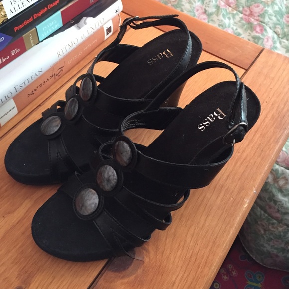 Bass wedges size 7 never used