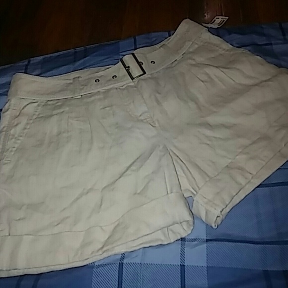 Lot of 3 ! Cuffed Khaki Shorts, Top & Wedges - Picture 2 of 4