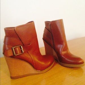 Wedge booties sz8