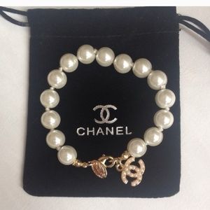 Chanel pearl bracelet