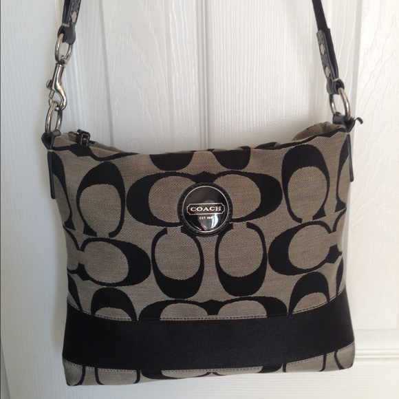 Coach signature file swing back crossbody