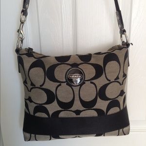 Coach signature file swing back crossbody