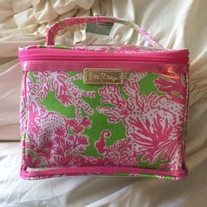 Lilly Pulitzer makeup bag set
