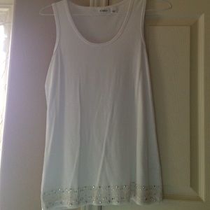 White tank with fancy bottom