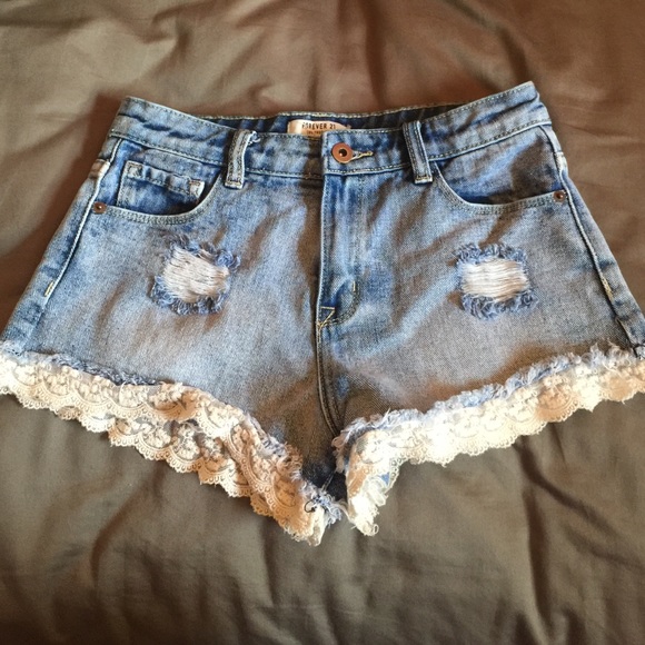 Lace-Jean shorts