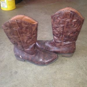 Cowgirl / cowboy boots