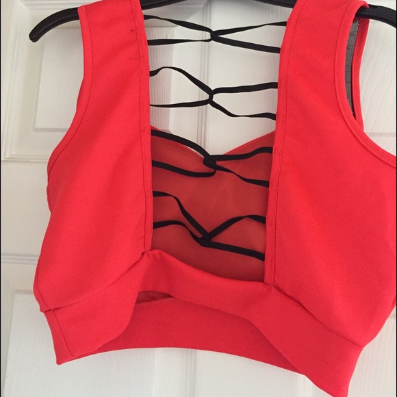 Red crop top - Picture 2 of 4