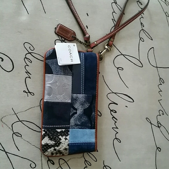 Coach Handbags - 💱COACH denim patchwork  wristlet purse
