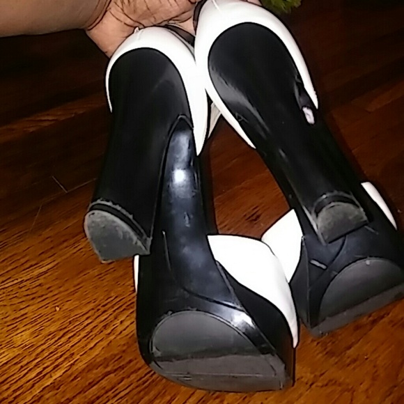 Nine West Color Block Heels *Black/White* - Picture 3 of 4