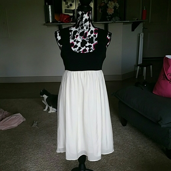 White and black dress from Banana Republic