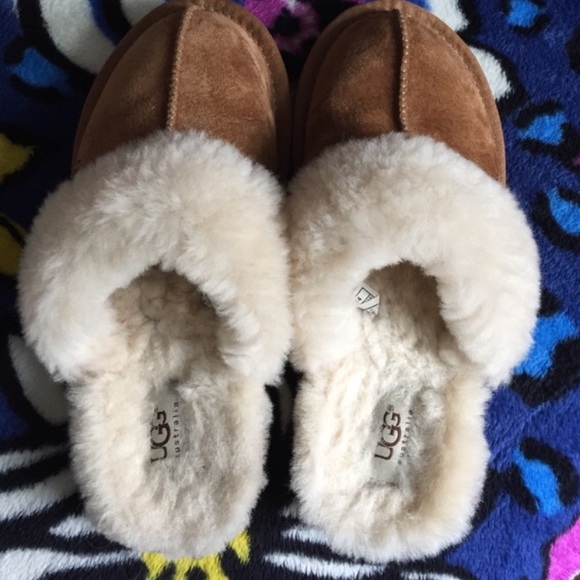 Re-selling UGG Slippers 😊