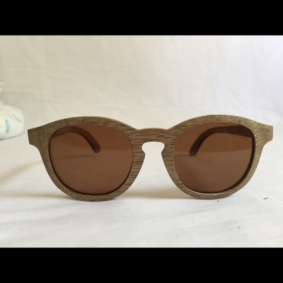 Wooden sunglasses main image 4