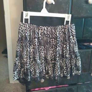 Black and white leapord/cheetah print skirt