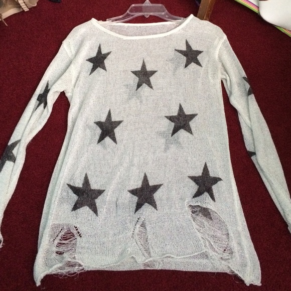 Light weight sweater ⭐️⭐️