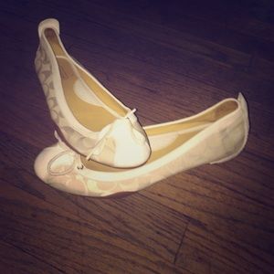 Coach flats