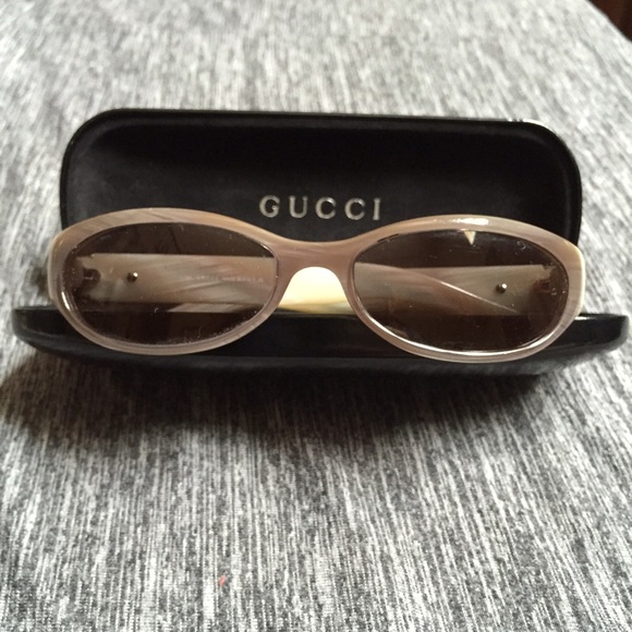 gucci small frame sunglasses