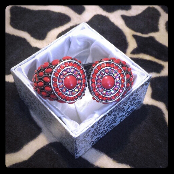 Gorgeous Unique Red Beaded and Crystal Bracelet