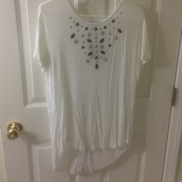 White casual top