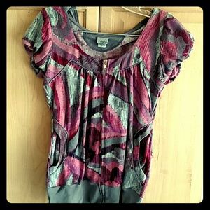 Short sleeved hooded zipper up