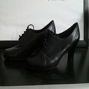 9.5 ETIENNE AIGNER SHOES