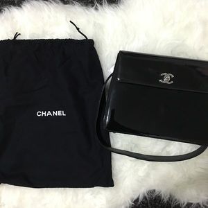 Vintage Patent leather Chanel handbag
