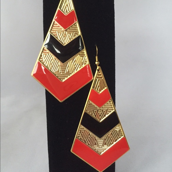 Chevron Pointers Earrings - Red - Picture 2 of 2