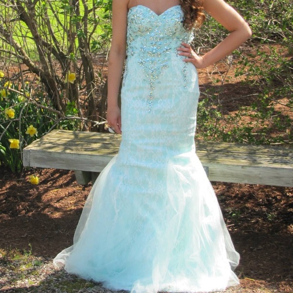 Jovani mint green prom dress 😍