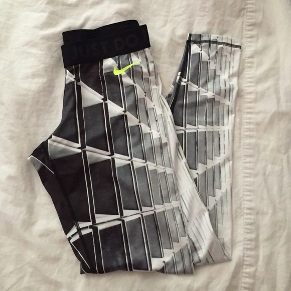 Women's Nike workout pants