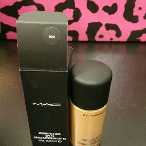 MAC Studio Fix Fluid foundation NC45
