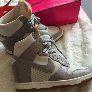 Nike hide heel sneaker