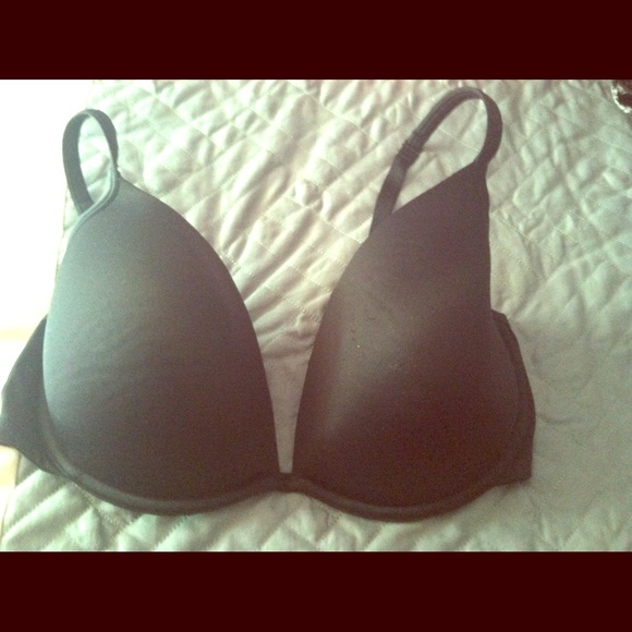Black plunge bra