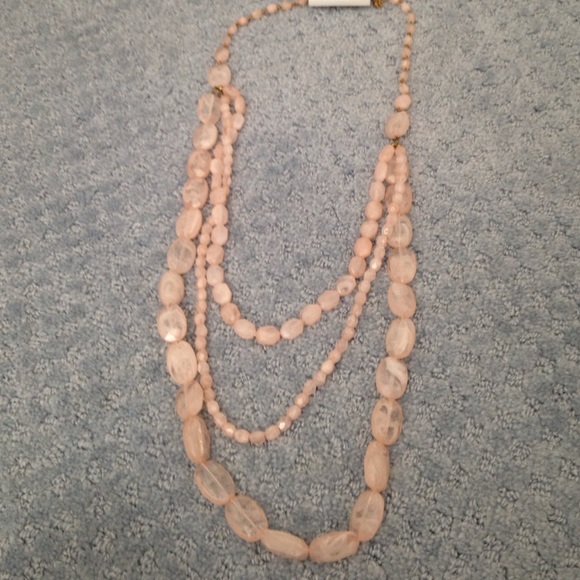 Forever 21 Accessories - Light pink beaded necklace